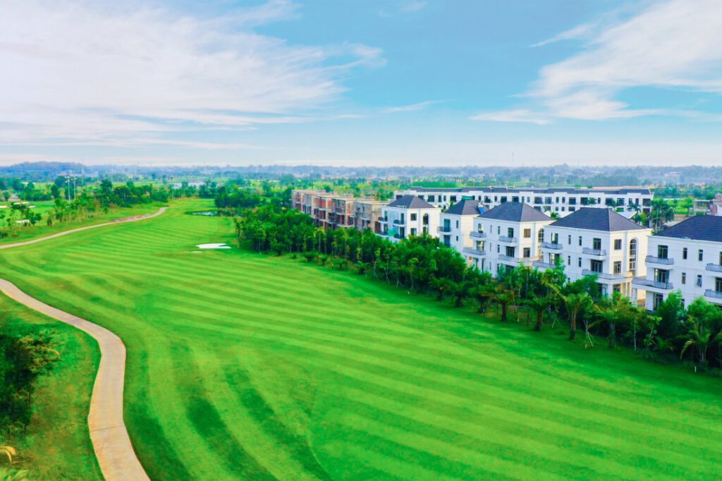 Hình thực tế biệt thự west lakes golf & villas tháng 6.2021