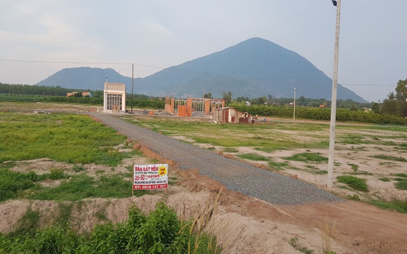 Bán đất lớn 7.100m², tọa lạc tại xã Phan, huyện Dương Minh Châu, tỉnh Tây Ninh