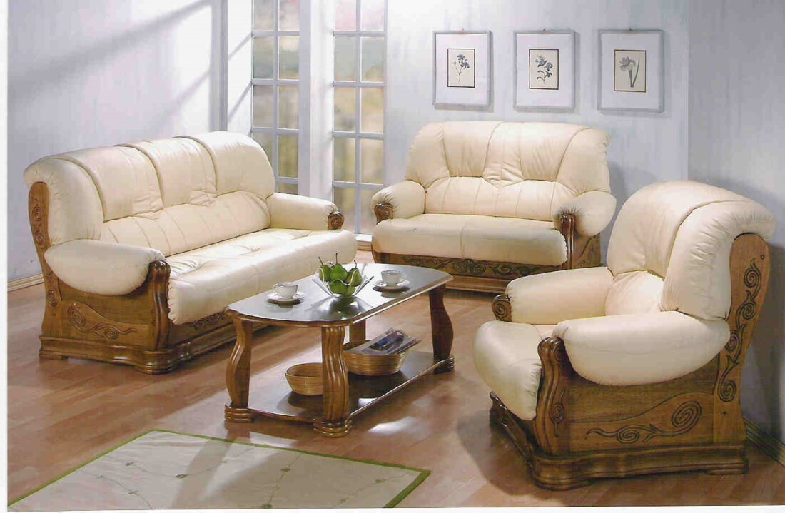 Sofa gỗ da có khung gỗ phong cách truyền thống, lại có đệm da đậm chất hiện đại.
